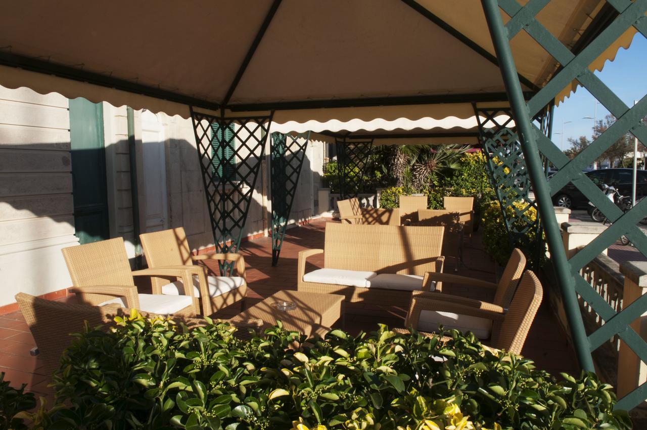 Hotel Valdinievole Лидо Ди Камайоре Екстериор снимка