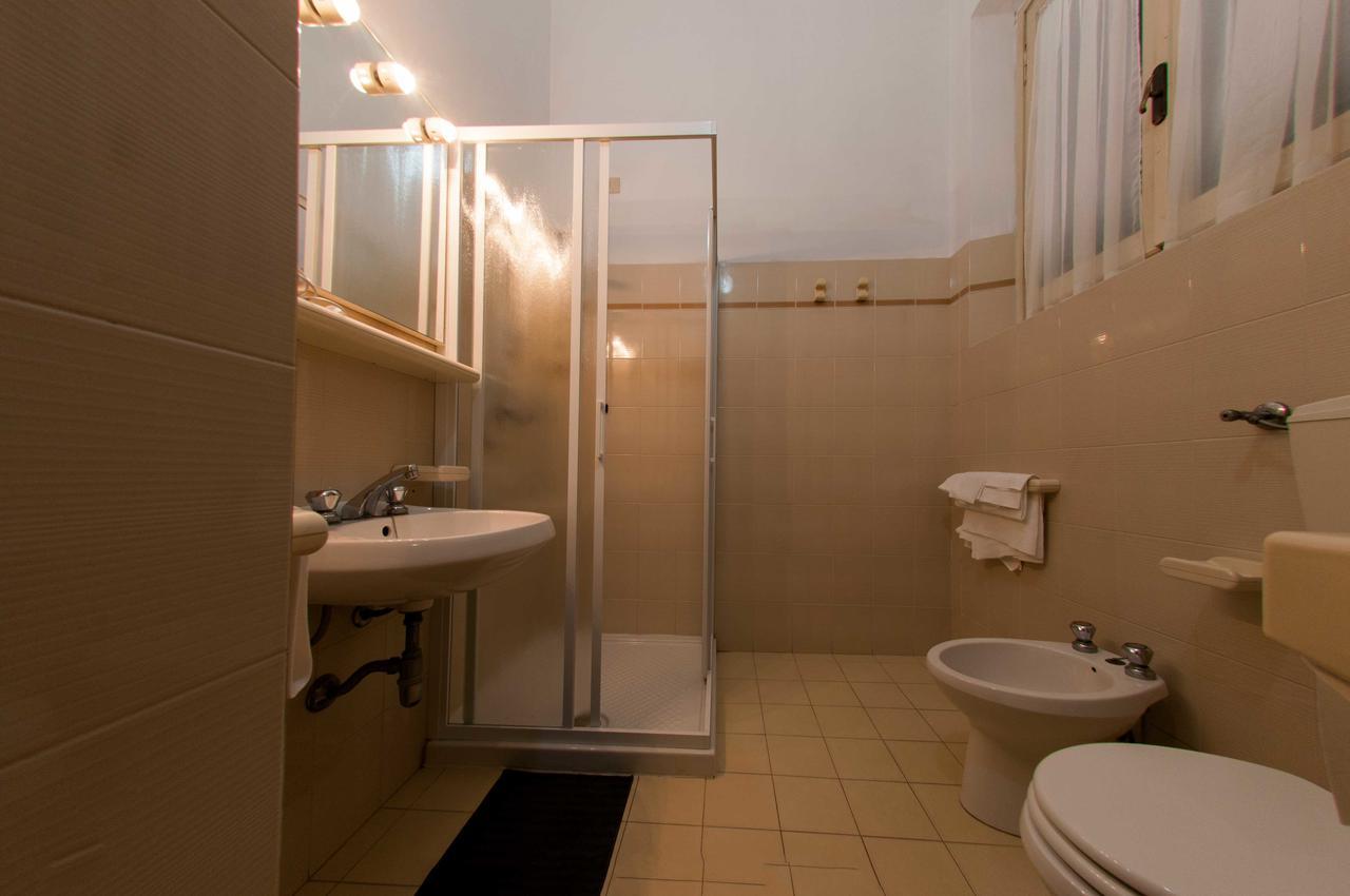 Hotel Valdinievole Лидо Ди Камайоре Екстериор снимка